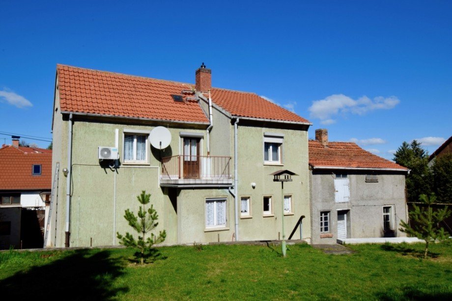 R�ckansicht vom h�her gelegenen Garten Einfamilienhaus Erfurt