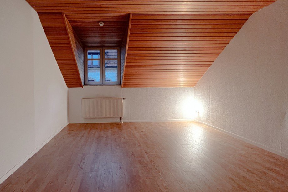 Schlafzimmerfenster_ Dachgeschosswohnung Erfurt