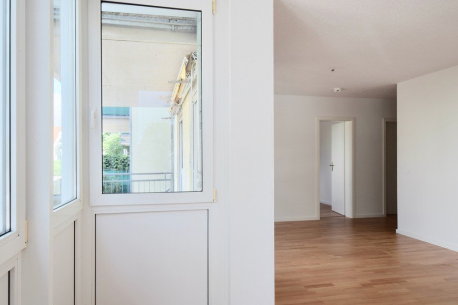 Wohnzimmer Blick zum Eingang Erdgeschosswohnung Erfurt