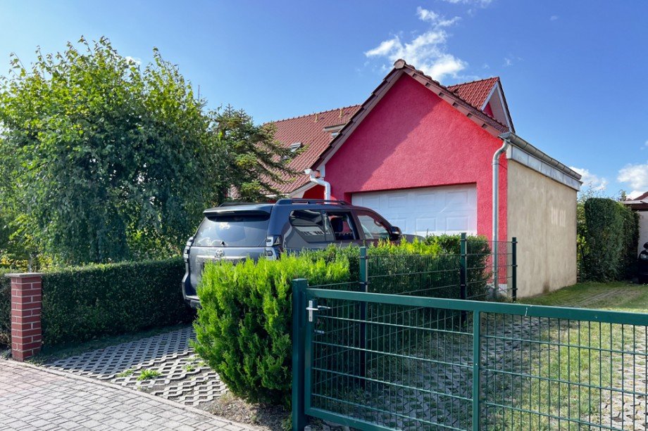 Garage neben dem Haus Einfamilienhaus Erfurt / Stotternheim