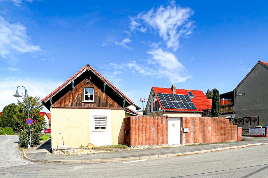 Einfamilienhaus mit Nebengeb�ude Reihenendhaus Am Ettersberg/ Berlstedt