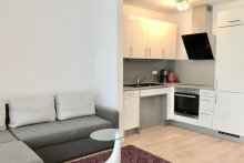 Amerikanische K�che perfekt eingepasst Exklusiver Wohnkomfort- m�blierte Terrassenwohnung in Klinik- & Unin�he