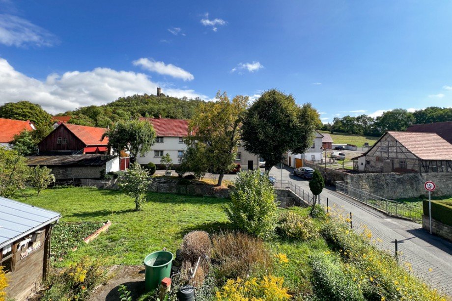 Blick vom Schlafzimmer auf die M�hlburg Einfamilienhaus Drei Gleichen / M�hlberg