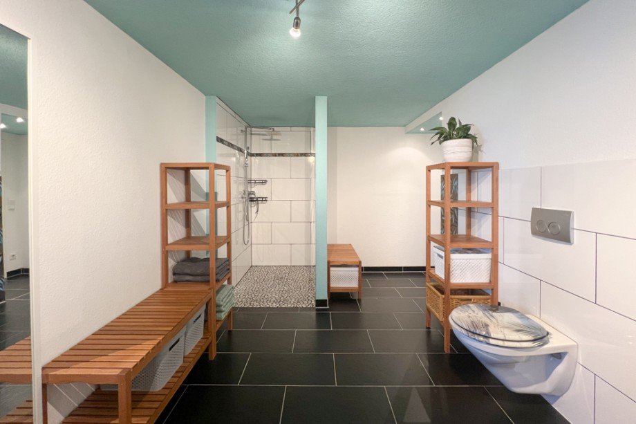 Gro�e ebenerdige Dusche Einfamilienhaus Erfurt / Bindersleben