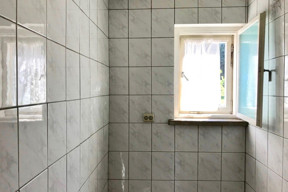 Gro�e Speisekammer an der K�che Einfamilienhaus Erfurt