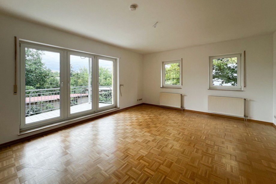 Wohnzimmer mit St�bchenparkett Erdgeschosswohnung Erfurt