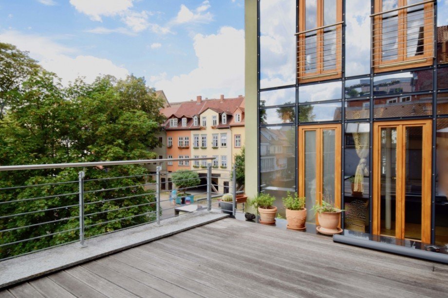 Gro�e Dachterrasse mit Blick auf die Kr�merbr�cke Maisonettewohnung Erfurt