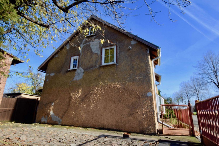 Giebelansicht und Einfahrt Einfamilienhaus Erfurt