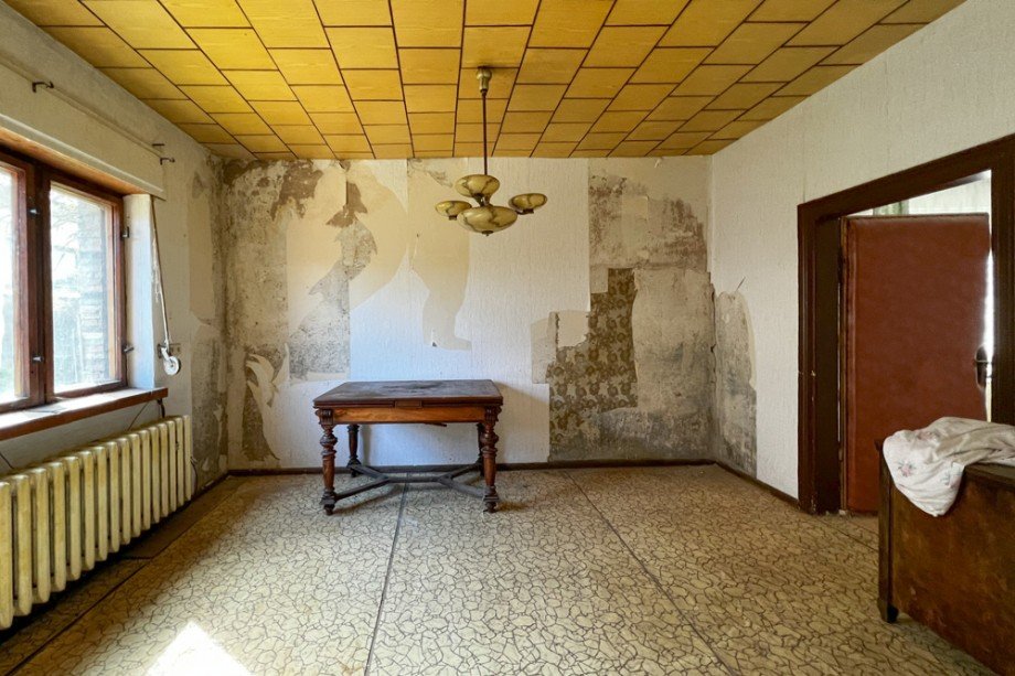 Gro�es Kaminzimmer Mehrfamilienhaus Bretleben