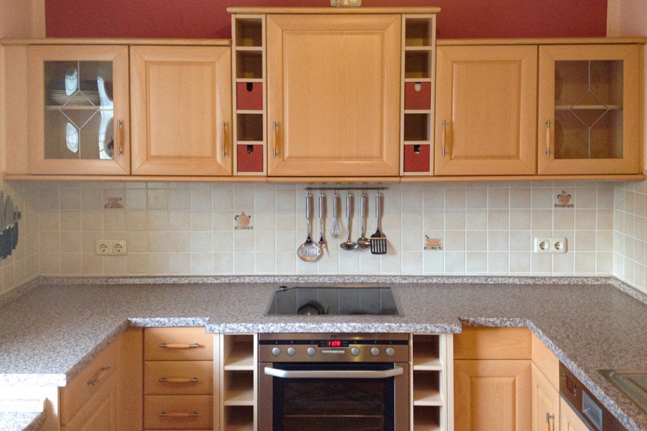 Perfekt eingepasste EBK Einfamilienhaus Drei Gleichen OT M�hlberg