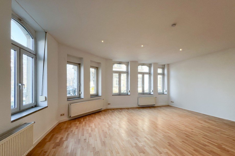 Fensterfront im Wohnzimmer Erdgeschosswohnung Erfurt / L�bervorstadt