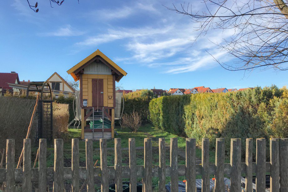 Spielhaus im hinteren Garten Einfamilienhaus Drei Gleichen OT M�hlberg