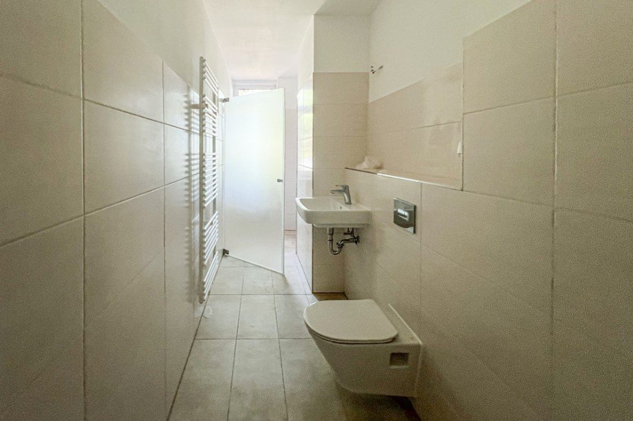 Bad mit bodentiefer Dusche Erdgeschosswohnung Erfurt / Daberstedt