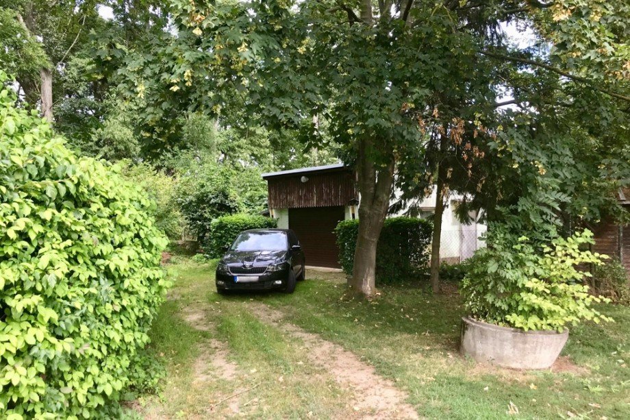 Zweite Garage am Ende des Gartens Einfamilienhaus Kutzleben / L�tzens�mmern