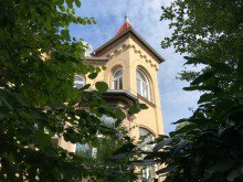 Dornr�schen l�sst gr��en Entz�ckende 2Raumetagenwohnung mit Wintergarten im 1. OG einer Jugendstilvilla