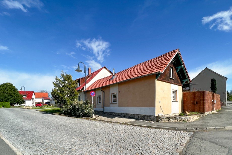 Komplett modernisiertes Fachwerkhaus Reihenendhaus Am Ettersberg/ Berlstedt