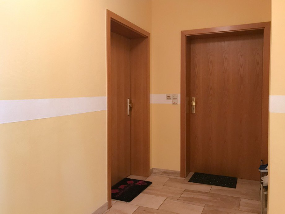 Hausflur und Wohnungseingang Erdgeschosswohnung Herbsleben