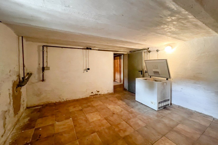 Gro�er Kellerraum Einfamilienhaus Drei Gleichen / M�hlberg