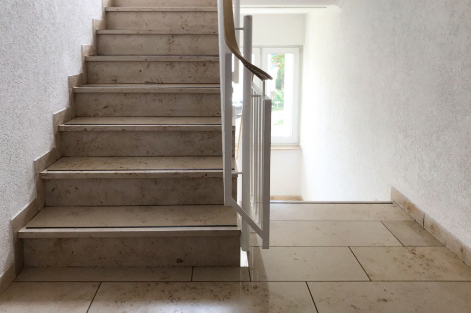 Treppenhaus Etagenwohnung Erfurt / Niedernissa