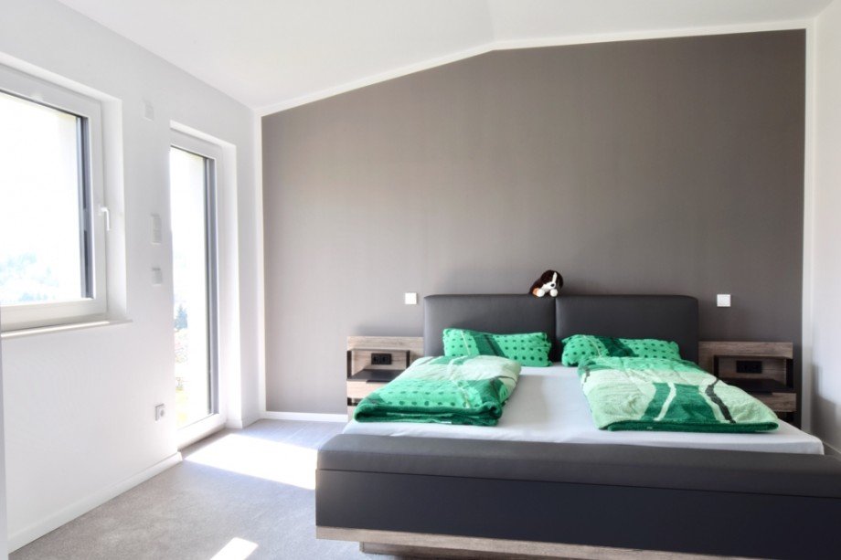 Gro�es Schlafzimmer Einfamilienhaus Steinbach-Hallenberg/ Viernau