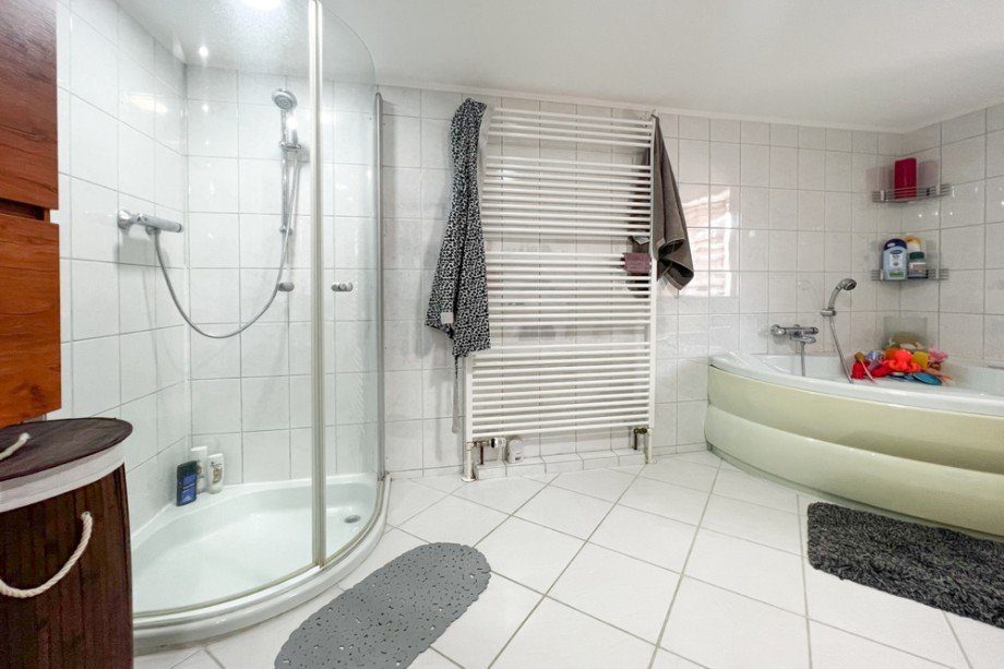 Dusche und Wanne Reihenendhaus Am Ettersberg/ Berlstedt