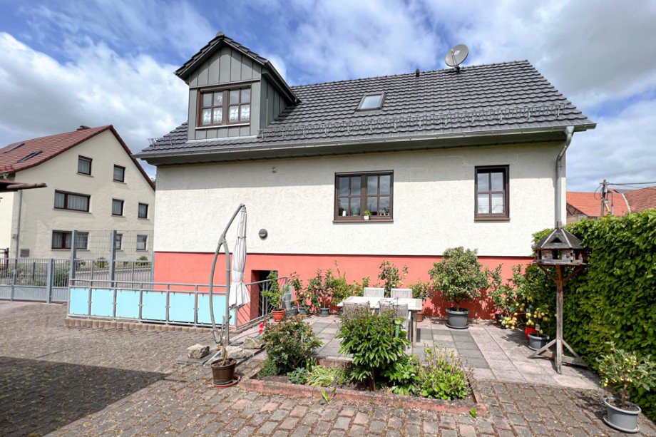 Gartenansicht mit Terrasse Einfamilienhaus Arnstadt