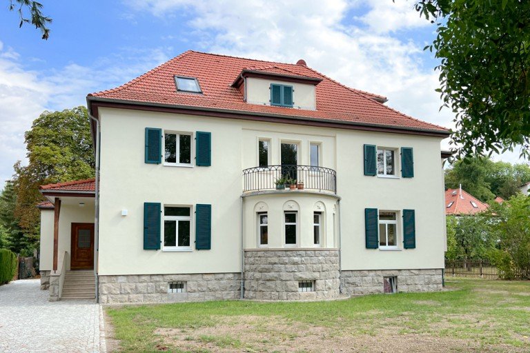 Erdgeschosswohnung in Arnstadt Arnstadt Erdgeschosswohnung Hochwertig sanierte Altbauwohnung mit eigenem Garten und Stellpl�tzen