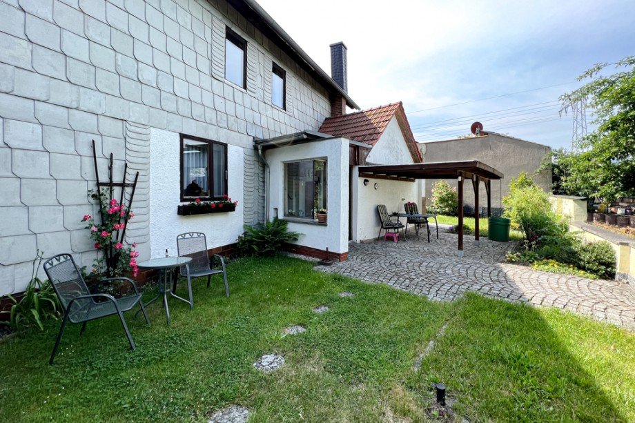 Hauseingang im Gaten mit Terrasse Haus Saalfeld/Saale / Remsch�tz