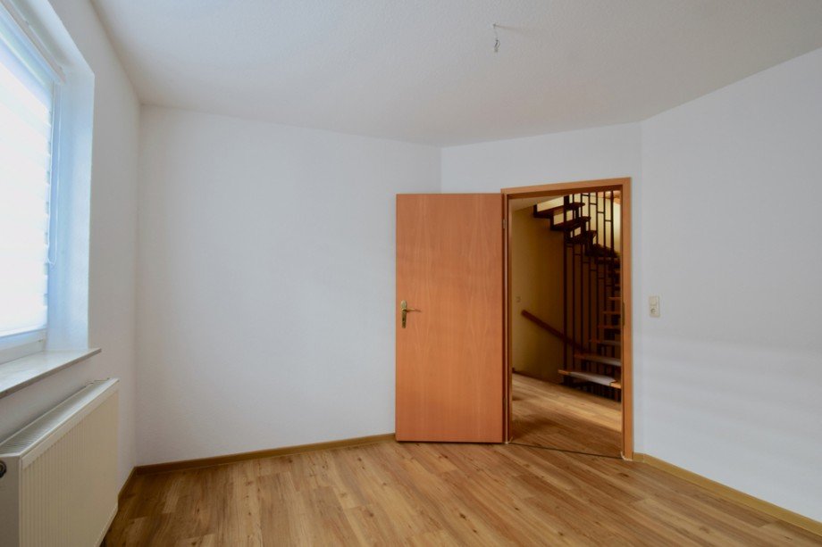 Zimmer 1 Blick zum Flur Doppelhaush�lfte Erfurt