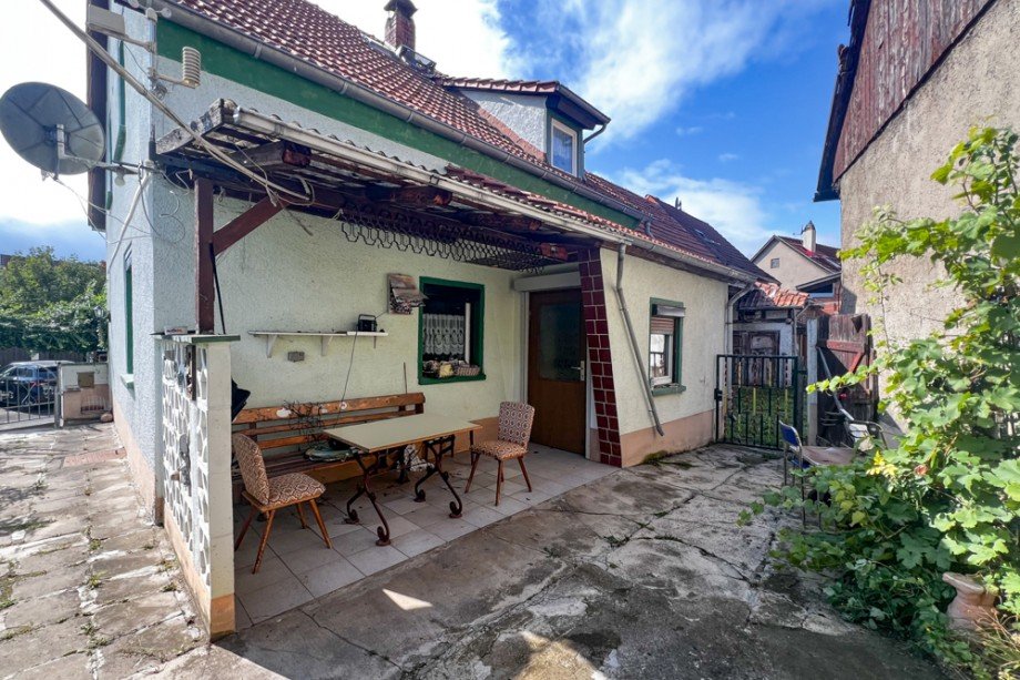 Hofansicht Einfamilienhaus Drei Gleichen / M�hlberg