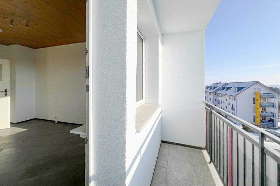 Balkon am Wohnzimmer Etagenwohnung Buttst�dt