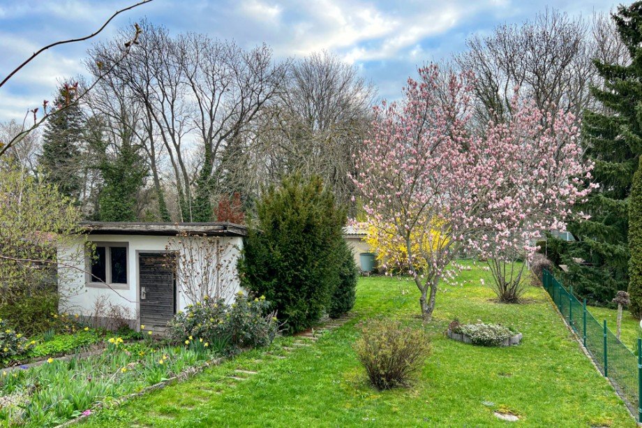 Gepflegter Garten mit Gartenh�tte Doppelhaush�lfte Am Ettersberg