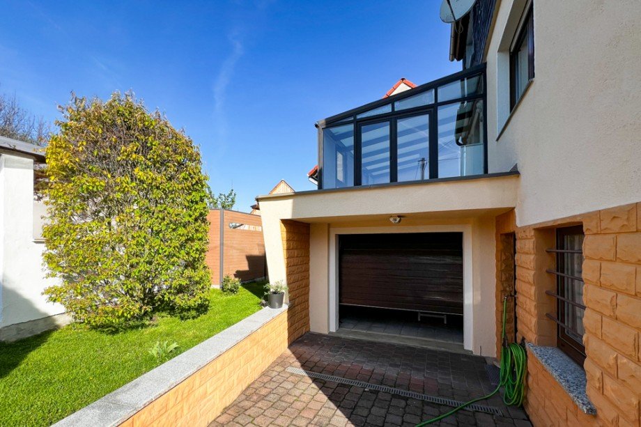 Wintergarten auf der Garage Einfamilienhaus Kleinm�lsen