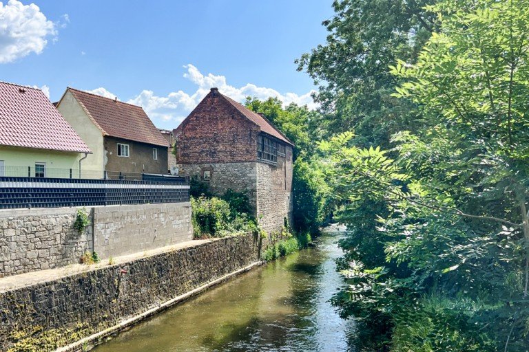 Grundst�ck an der Ilm_Gro�heringen Gro�heringen Bauernhaus Wohnen an der Ilm- perfekt gelegenes Wohnhaus + Scheune mit Ausbaupotential