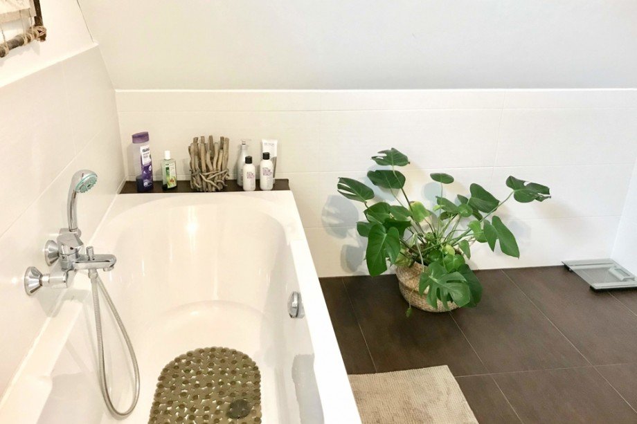 Gro�e Badewanne Einfamilienhaus Arnstadt / Marlishausen