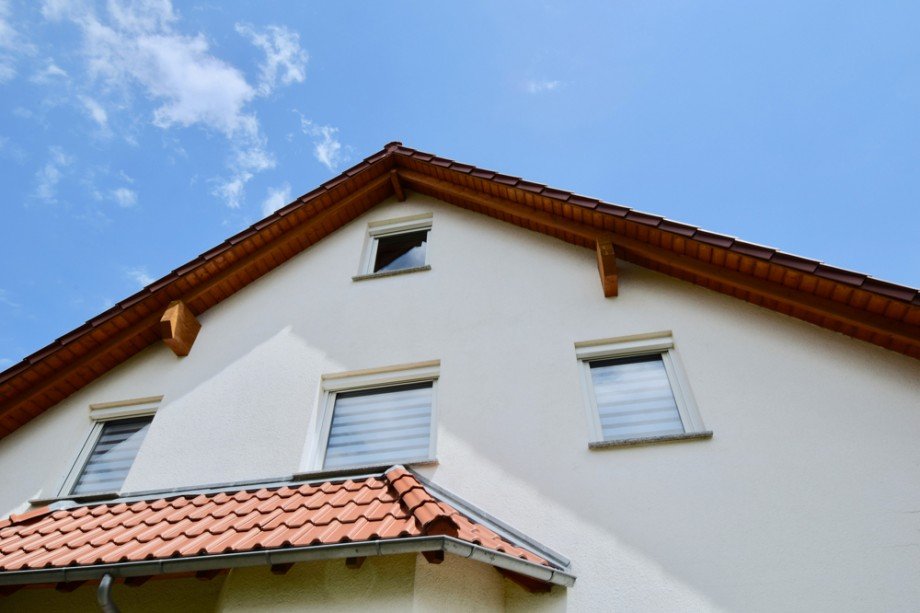 Giebelseite Blick nach oben Doppelhaush�lfte Erfurt