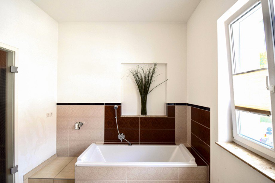 Tageslichtbad mit Badewanne Etagenwohnung Erfurt