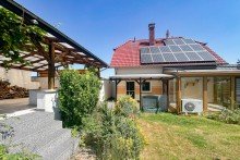 �berdachte Terrasse und Wohnhaus Freistehendes Einfamilienhaus auf gepflegtem Gartengrundst�ck in Herbsleben