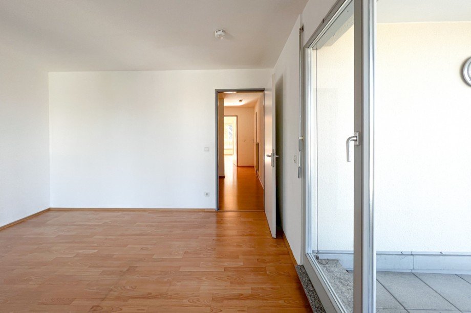 Blick bis ins Wohnzimmer Etagenwohnung Erfurt