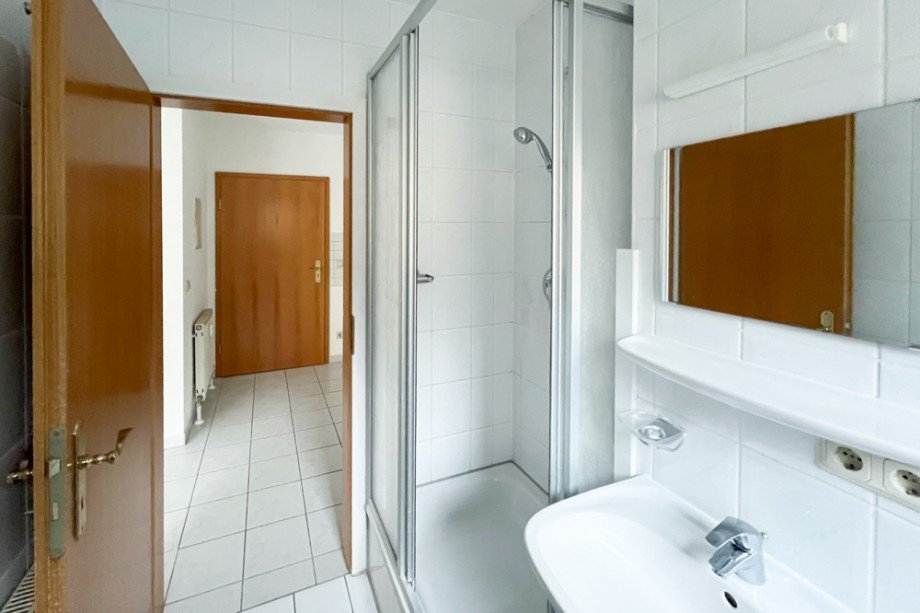 Blick vom Bad in die K�che Etagenwohnung Herbsleben