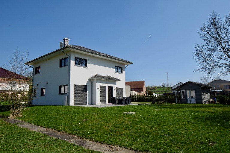 EFH mit gepflegtem Garten Riethnordhausen Einfamilienhaus Modernes Einfamilienhaus mit Chic und Eleganz