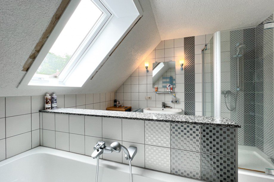 Tageslichtbad mit Dusche und Badewanne Einfamilienhaus Arnstadt