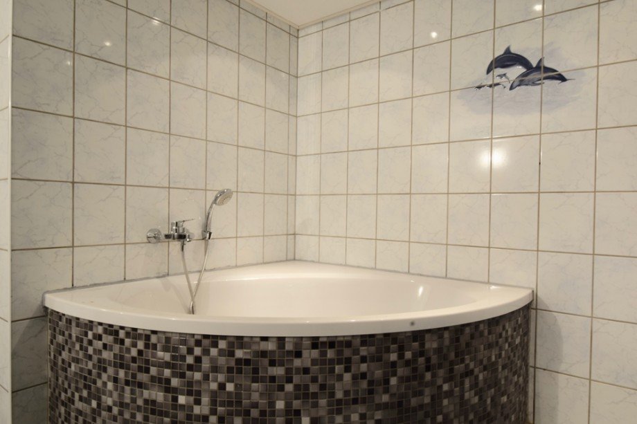 Eckbadewanne im Erdgeschossbad Einfamilienhaus Ruhla