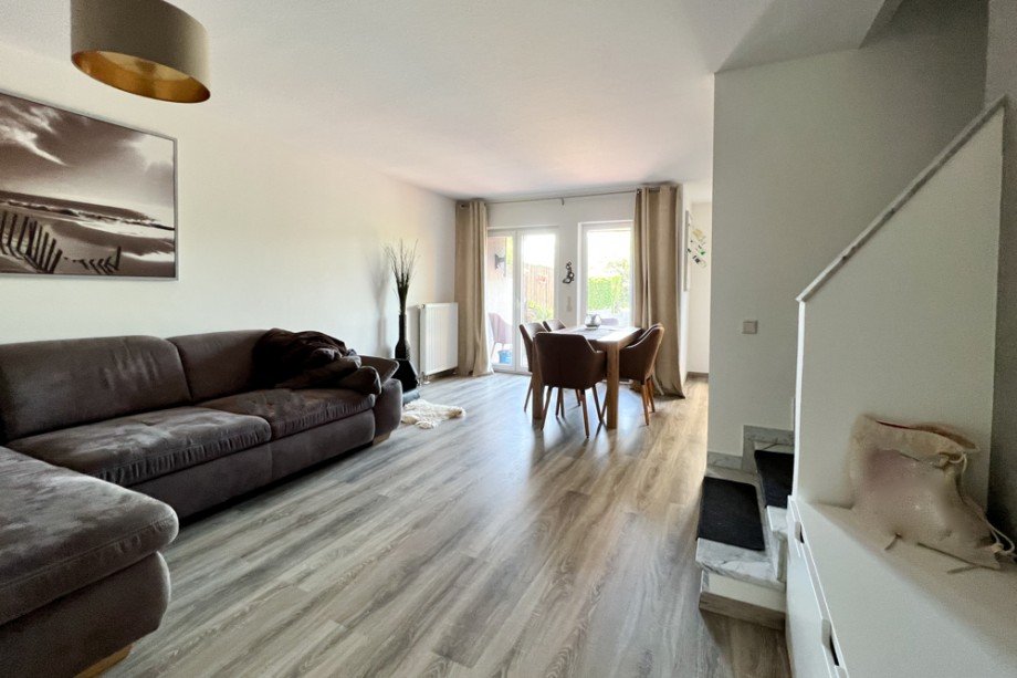 Modernes Wohnzimmer mit Charme Reihenmittelhaus Erfurt/ Frienstedt