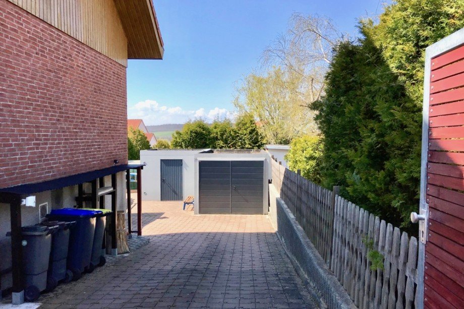 Einfahrt zu den Garagen Einfamilienhaus Arnstadt/ Marlishausen