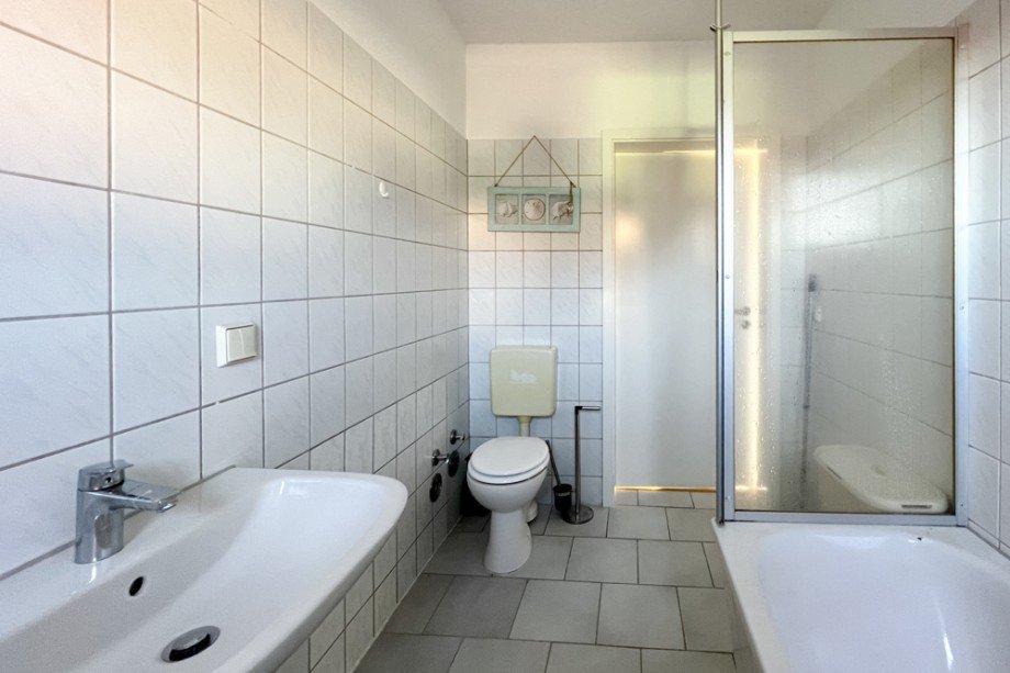 Bad mit Badewanne Erdgeschosswohnung Erfurt