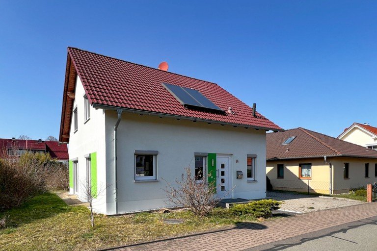 Ohrdruf- Einfamilienhaus zum Kauf Ohrdruf Einfamilienhaus Freistehendes Einfamilienhaus in angenehmer Wohnlage in Ohrdruf