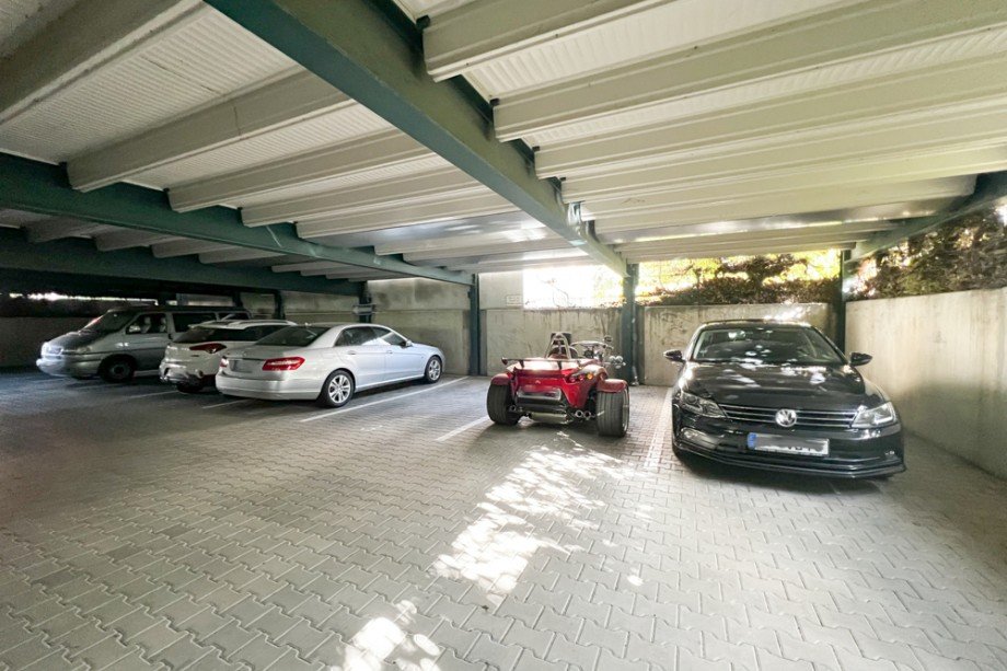 Stellplatz im Parkhaus Etagenwohnung Erfurt/ Niedernissa