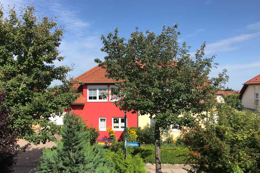 Blick zum Lindersteig Doppelhaush�lfte Erfurt/ Salomonsborn