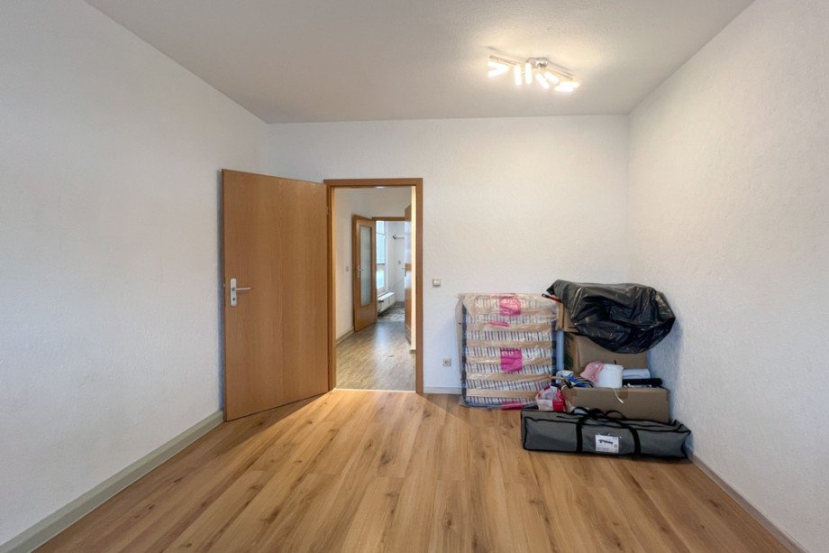 Wohnzimmer Blick in den Flur Erdgeschosswohnung Erfurt / Melchendorf